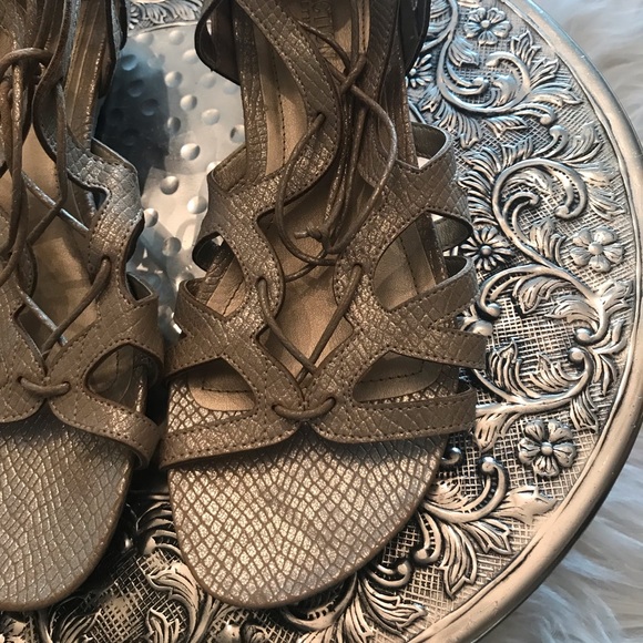 Kenneth Cole Gladiator Sandal - SZ 8.5 - Picture 4 of 7